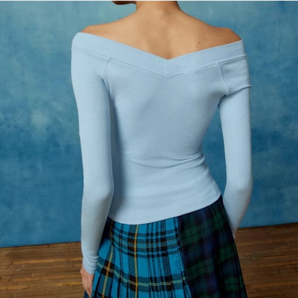 BDG Shannen Slinky V-Neck Long Sleeve T-Shirt in Blue - Picture 3 of 9